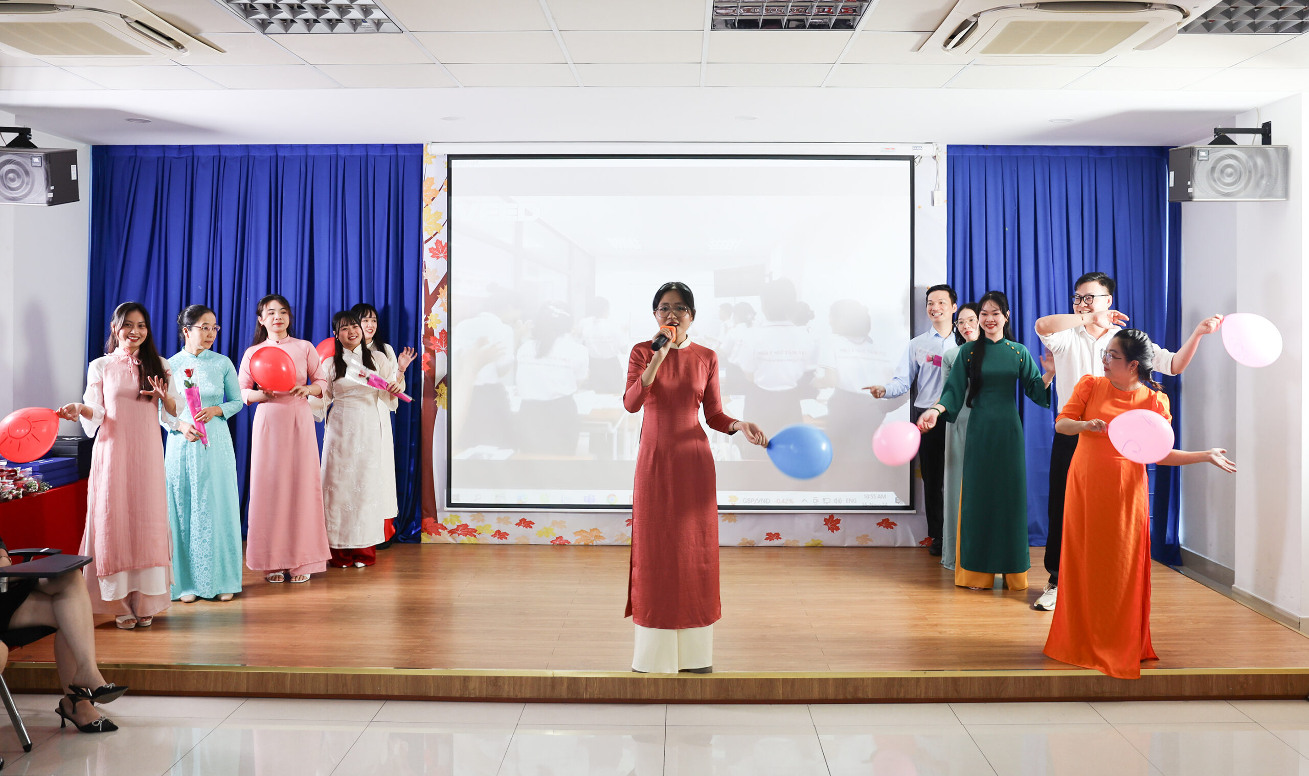 CÓ MỘT 20.11 NHƯ THẾ…  20 văn nghệ