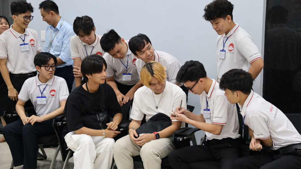 Hoạt động giao lưu với sinh viên Đại học Osaka