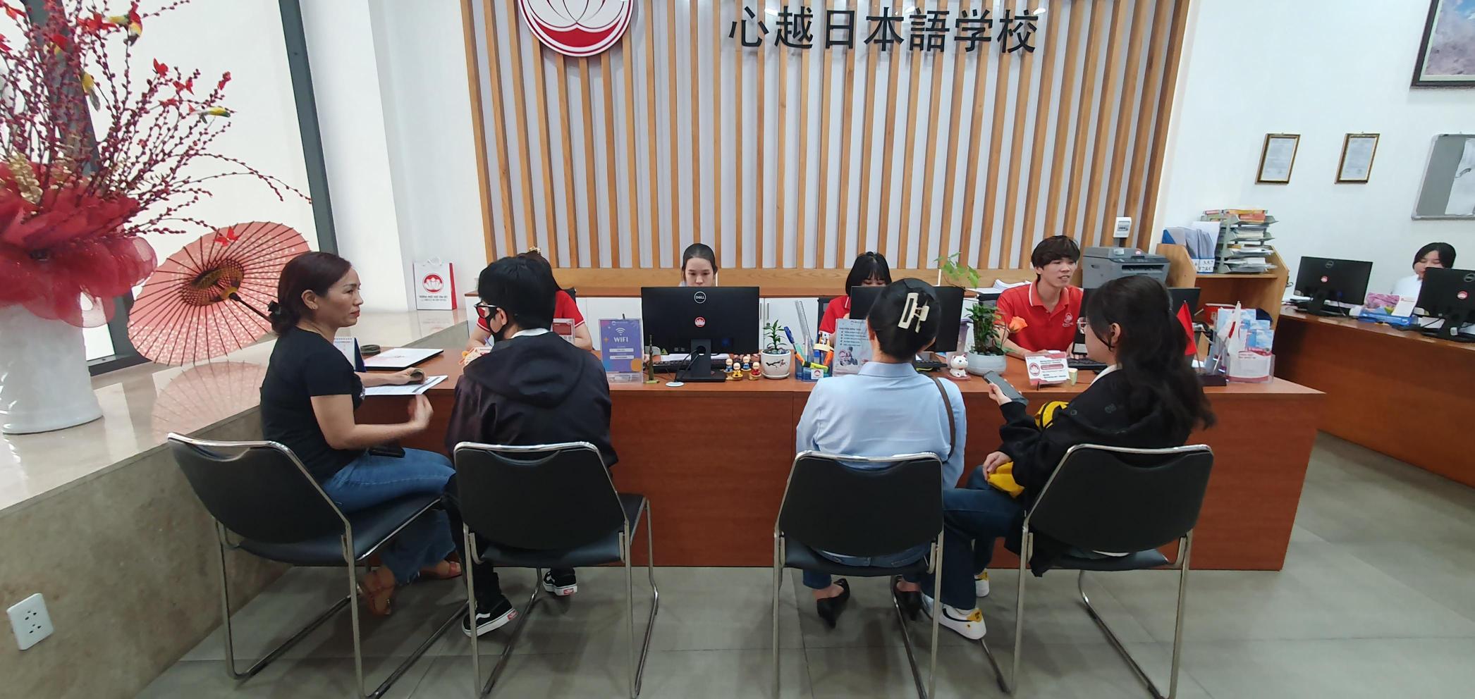 đội ngũ tư vấn tâm việt